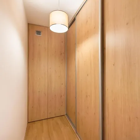 Saska Kepa Bright By Bookinghost *